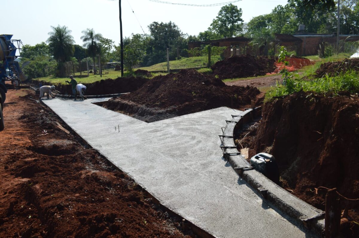 Realizan obras hidráulicas en la chacra 141 de Posadas para prevenir inundaciones