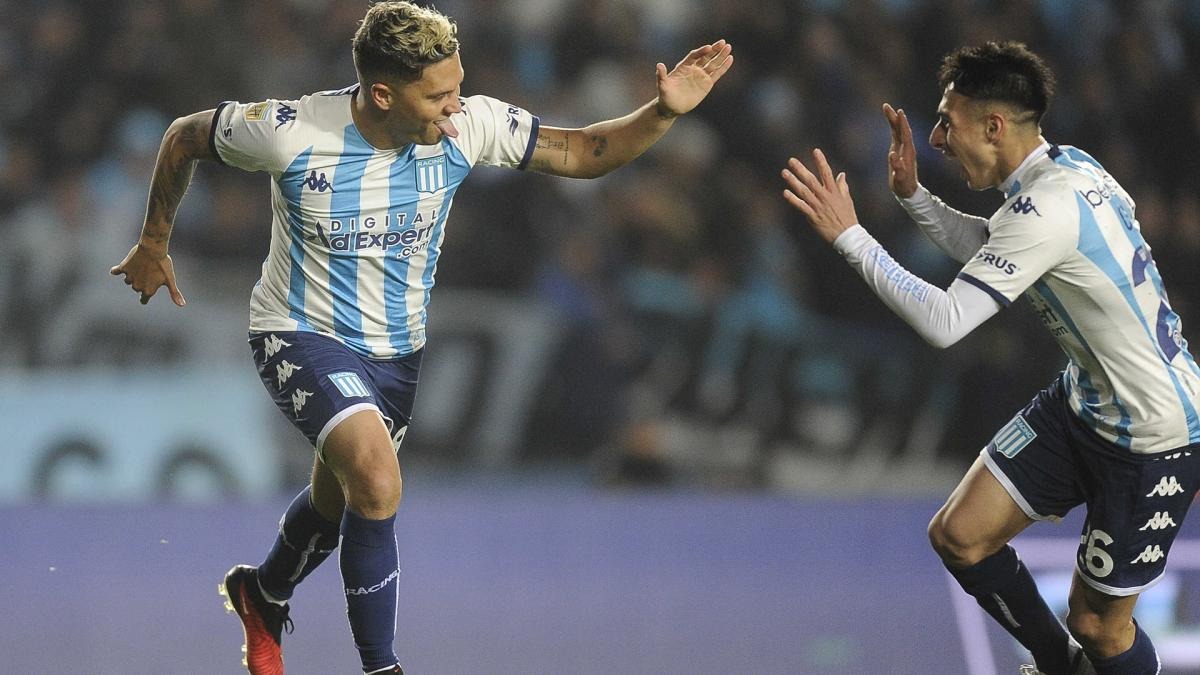 Racing se recuperó de la eliminación de la Libertadores y venció a Estudiantes