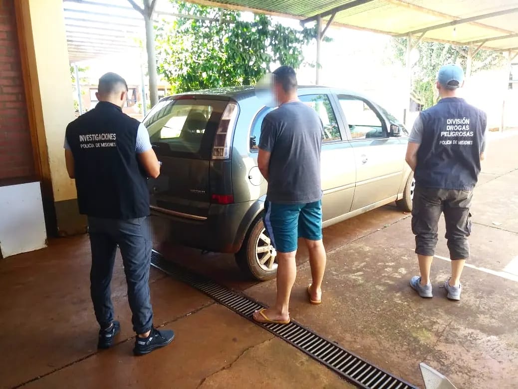 Agentes de inteligencia recuperaron en Misiones tres vehículos robados en otras provincias 3 6 - autos recuperados 1 - 5