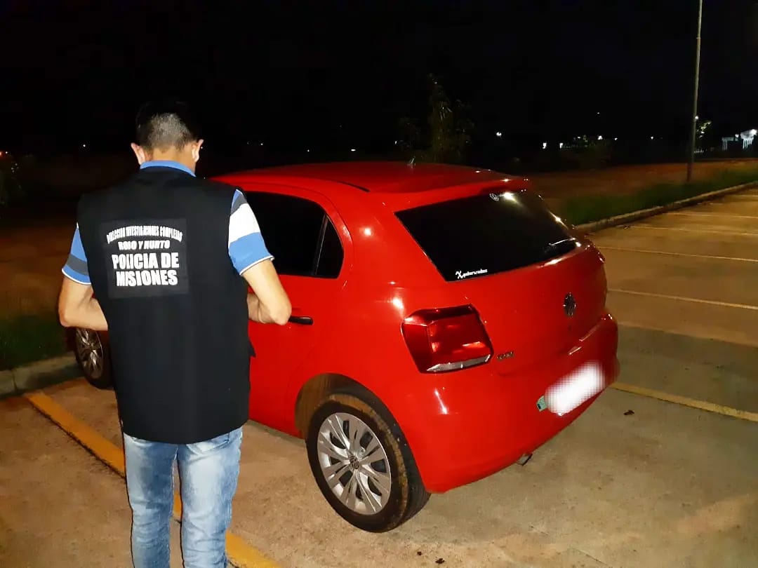 Agentes de inteligencia recuperaron en Misiones tres vehículos robados en otras provincias 1 2 - autos recuperados 4 - 1