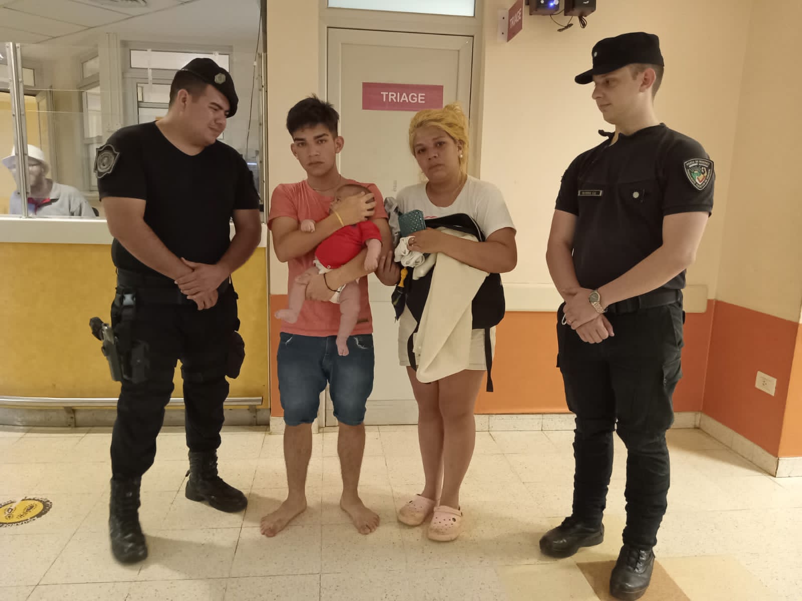 Policías auxiliaron a un bebé que se descompensó por un golpe en la cabeza