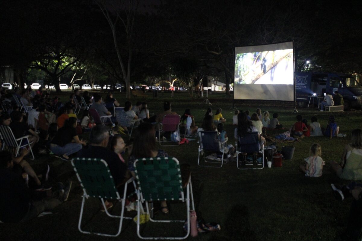 Exitoso debut del Cine Móvil en el Parque de la Ciudad de Posadas