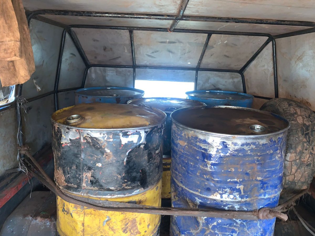 La Policía incautó un vehículo sin documentaciones y más de 800 litros de combustible en Eldorado