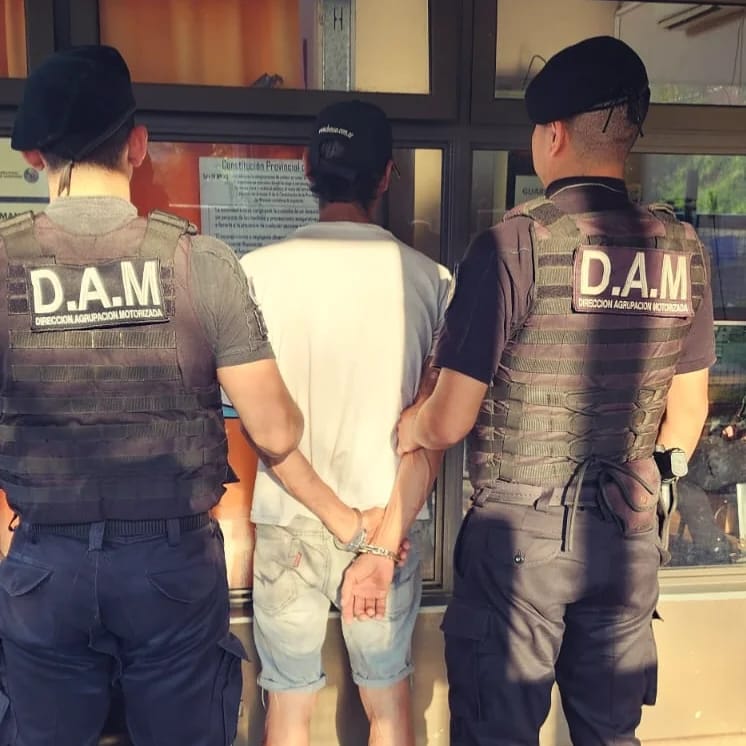 Más de una decena de detenidos y autos recuperados en operativos en la provincia 6 12 - detenidos2 6 - 11