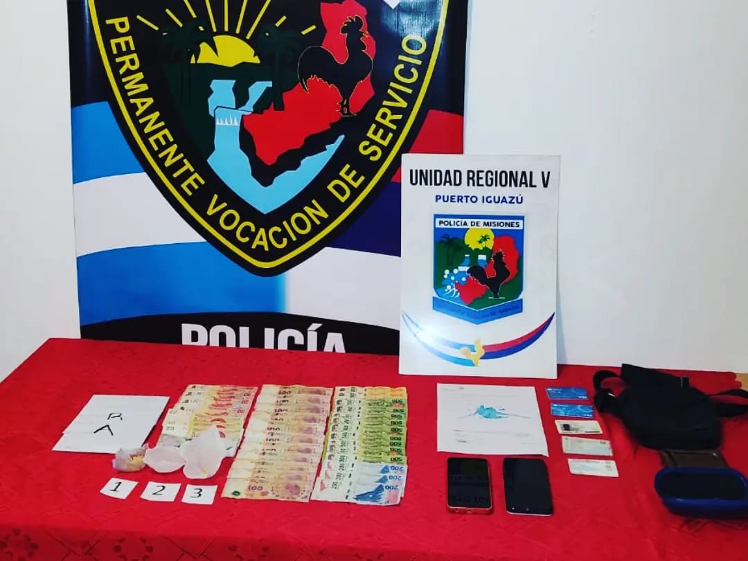 Vendía droga en una calle de Puerto Iguazú y fue capturado por la Policía