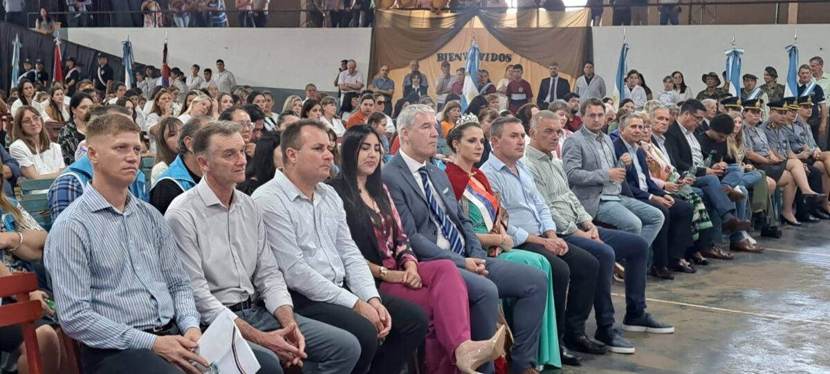 Campo Grande cerró su Festival Provincial del Docente y fue sede central del acto por Día del Maestro