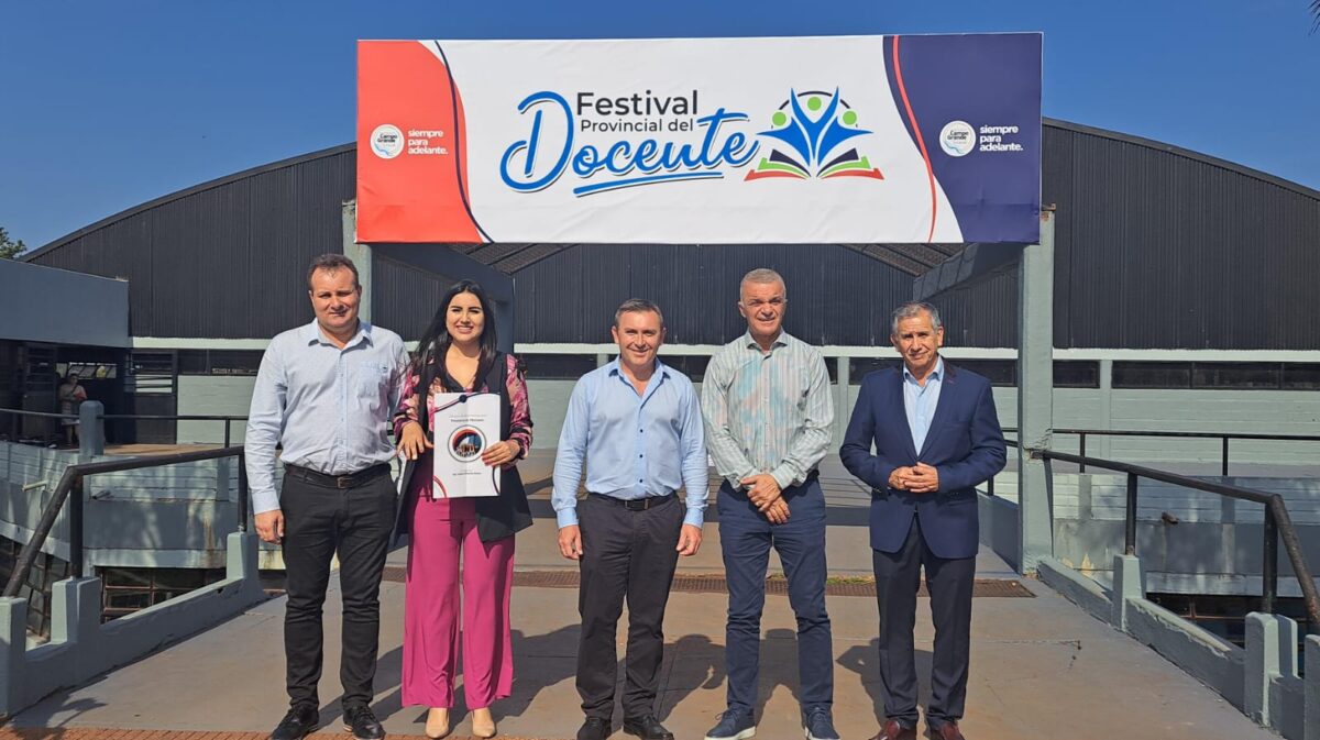 Campo Grande cerró su Festival Provincial del Docente y fue sede central del acto por Día del Maestro