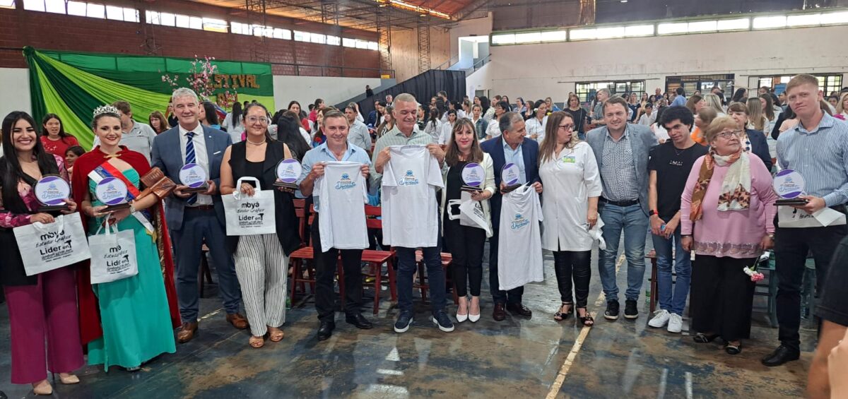 Campo Grande cerró su Festival Provincial del Docente y fue sede central del acto por Día del Maestro