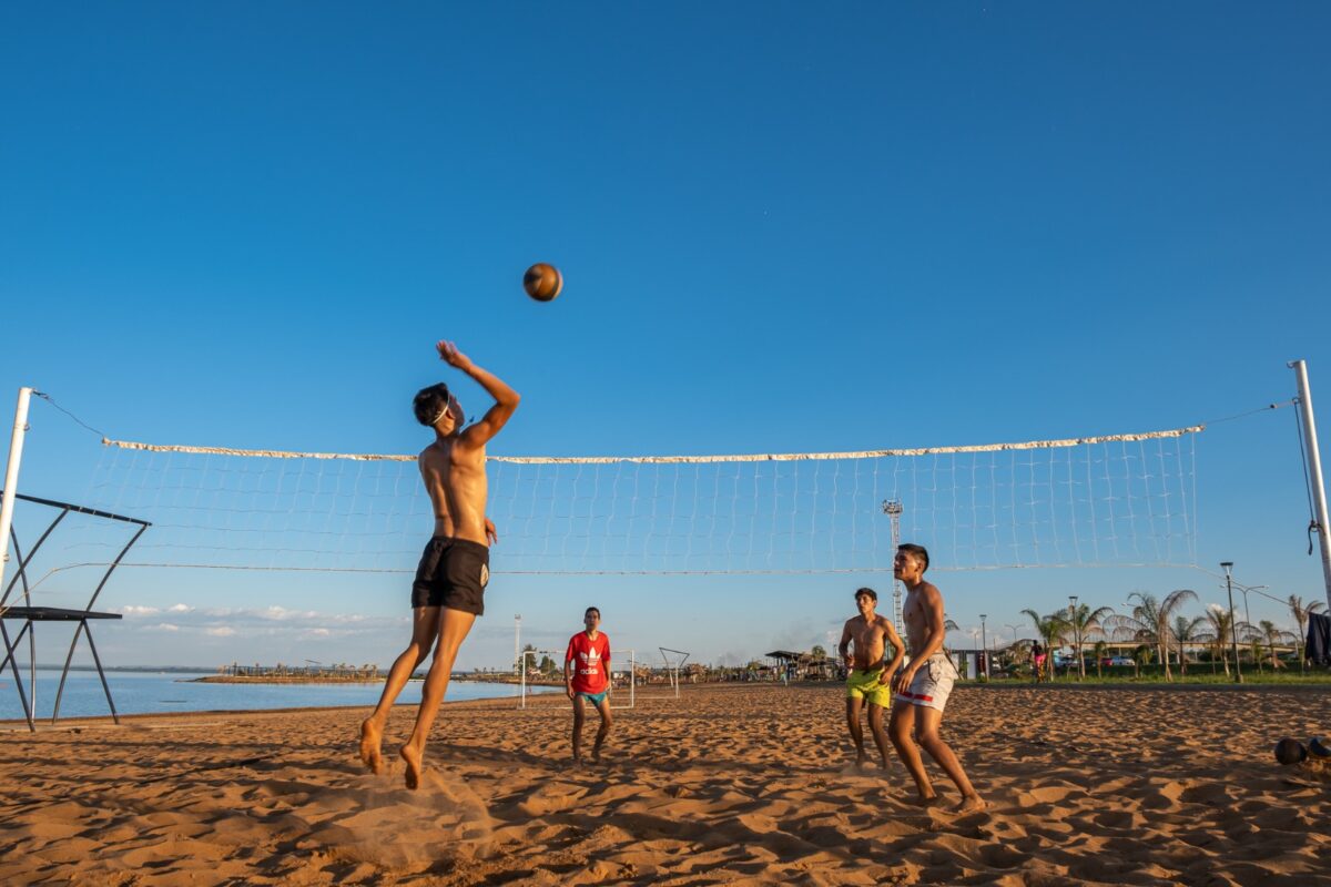 Amplia gama de actividades deportivas a orillas del Paraná