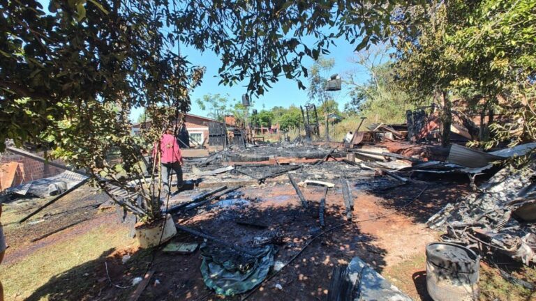 Incendio consumió por completo una vivienda en El Soberbio