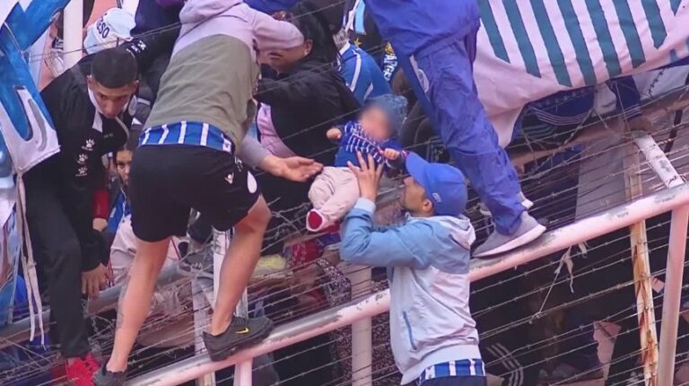 Graves incidentes en un enfrentamiento entre hinchas y la Policía durante el partido de Godoy Cruz y Belgrano
