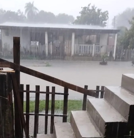 Ituzaingó bajo agua: llovió casi 400 milímetros en las últimas horas y hay evacuados