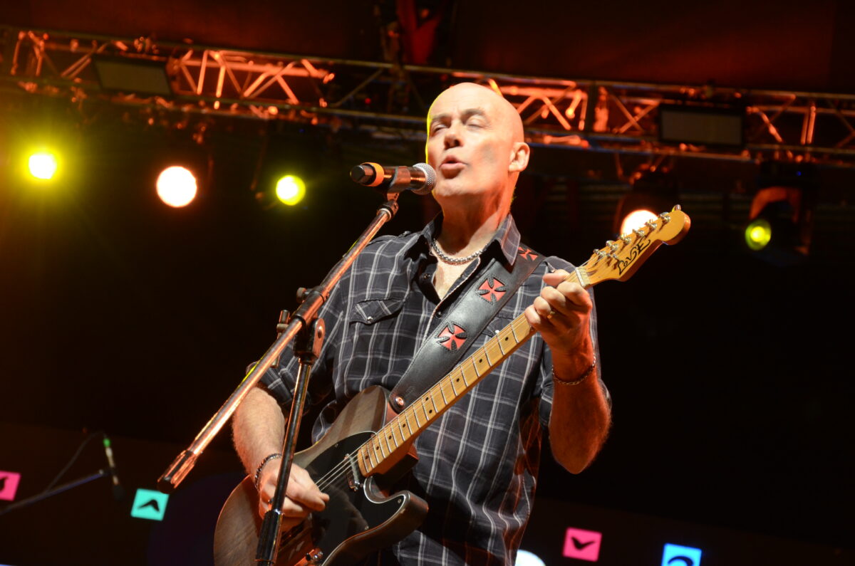 Oberá vibró con la noche de rock en la Fiesta Nacional del Inmigrante