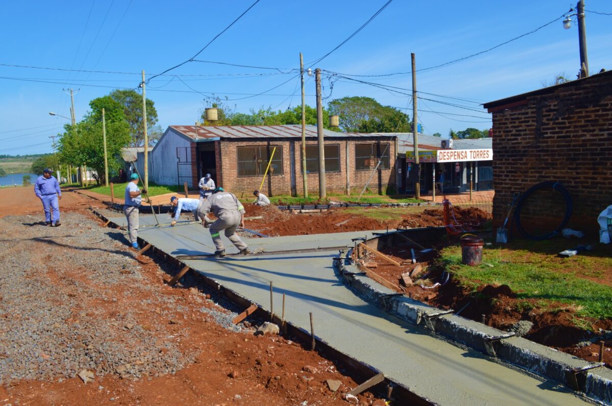 Concretan obras de infraestructura sobre la Bustamante y Costanera Oeste de Posadas