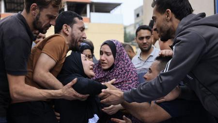 Israel impuso un cierre total a Gaza y redobló sus bombardeados