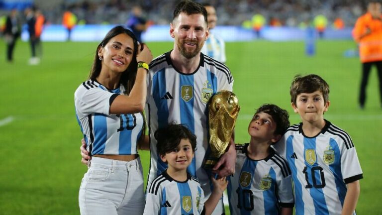 La familia Messi contará con un palco exclusivo en el Monumental como regalo de River