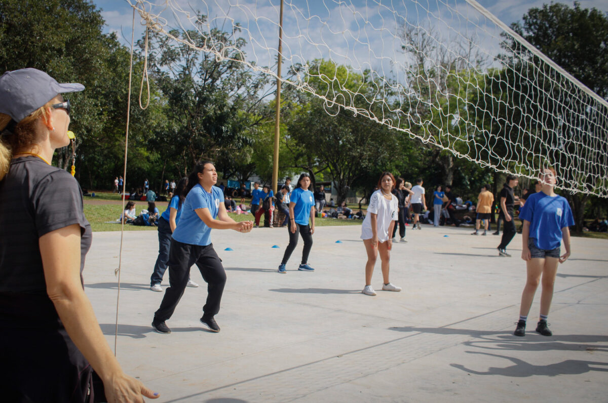 Estudiantes posadeños disfrutaron de una jornada de educación física en el Parque de la Ciudad