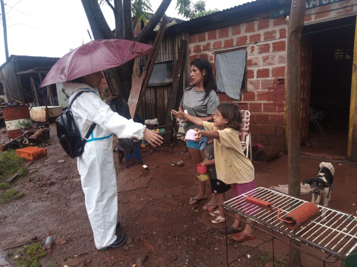 Asisten a vecinos afectados por el temporal en distintas zonas de Misiones