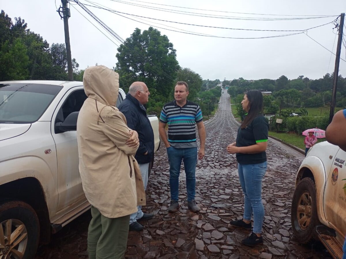 Asisten a vecinos afectados por el temporal en distintas zonas de Misiones