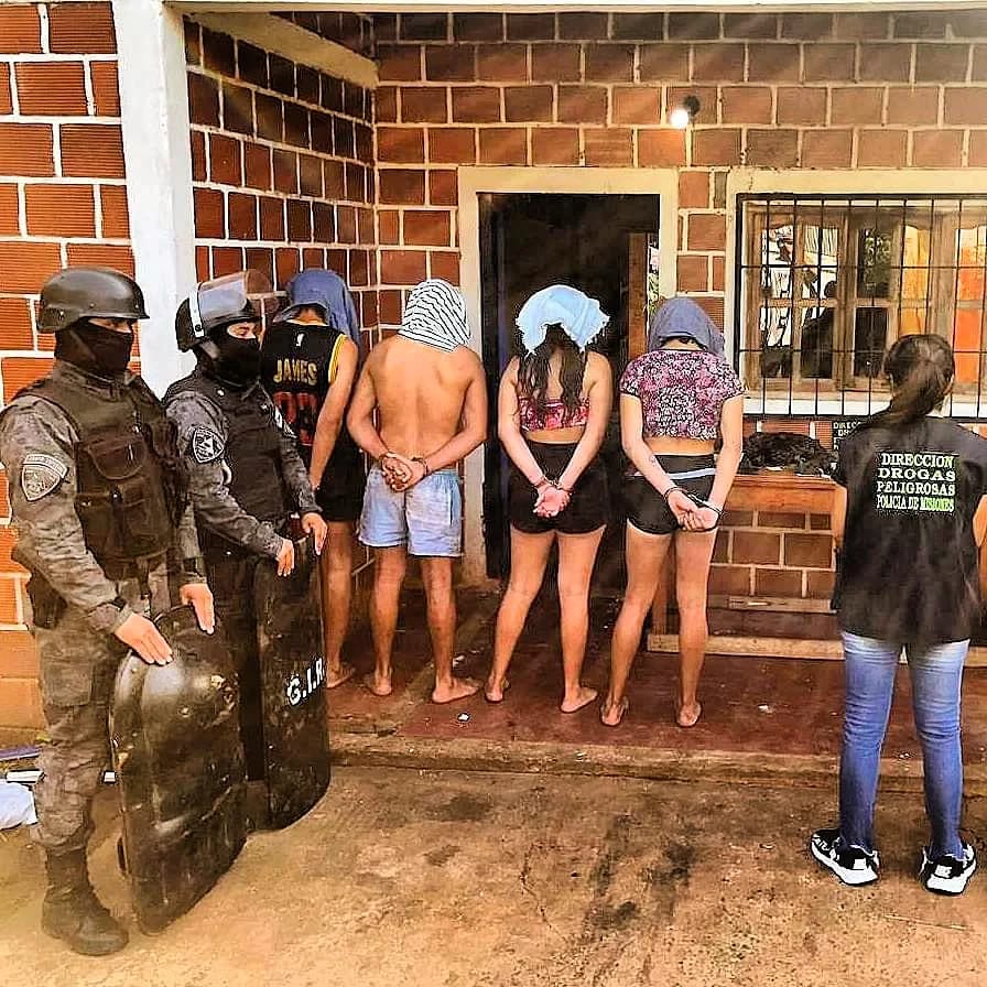 La Policia de Misiones secuestro mas de 22 toneladas de marihuana en lo que va del ano 2 - 15