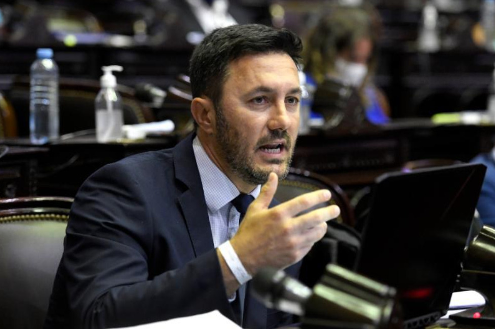 El radicalismo pide la "expulsión inmediata" de Petri por su apoyo a Milei y aumenta la tensión en JxC