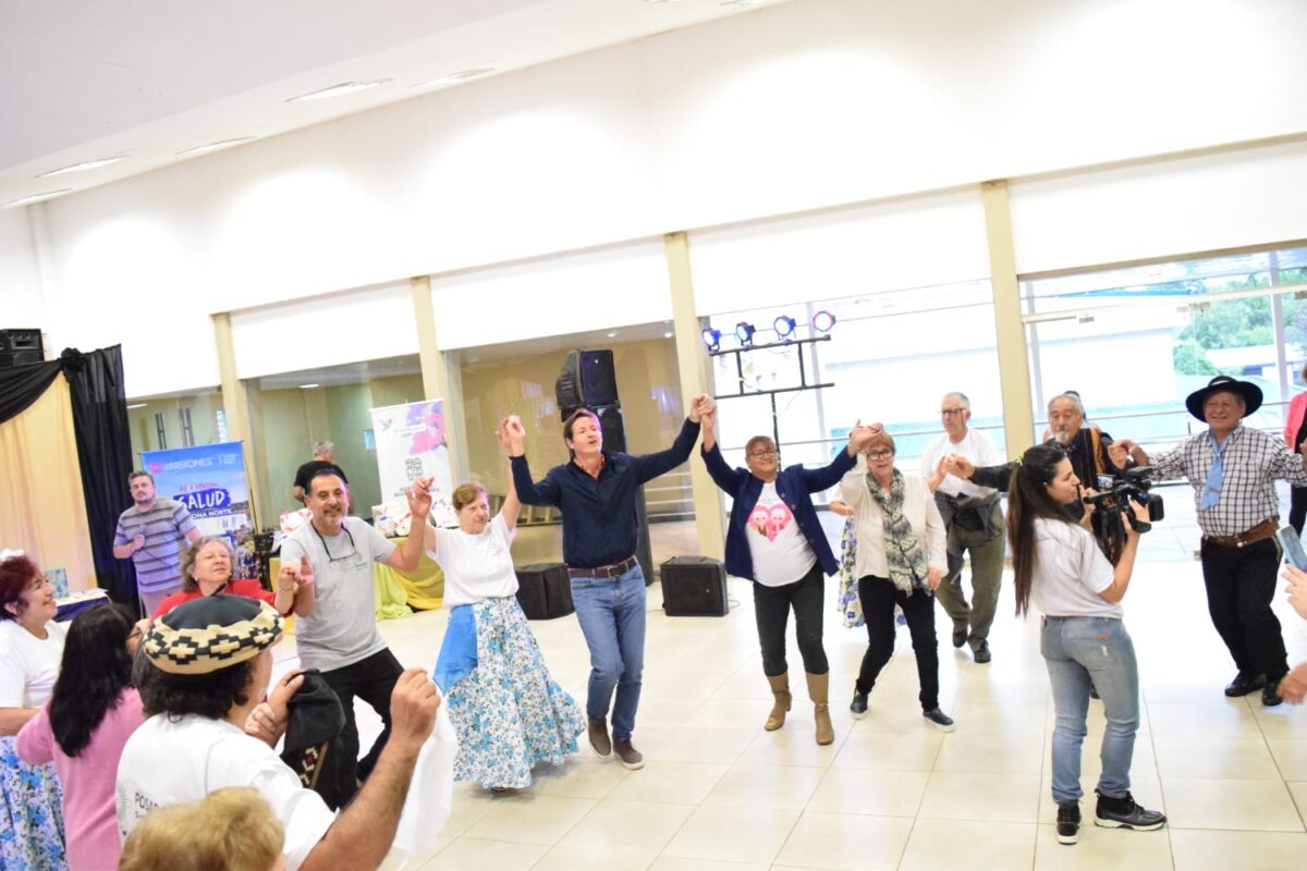 Abuelos disfrutaron de una tarde especial en el Espacio Recreativo IPlyC
