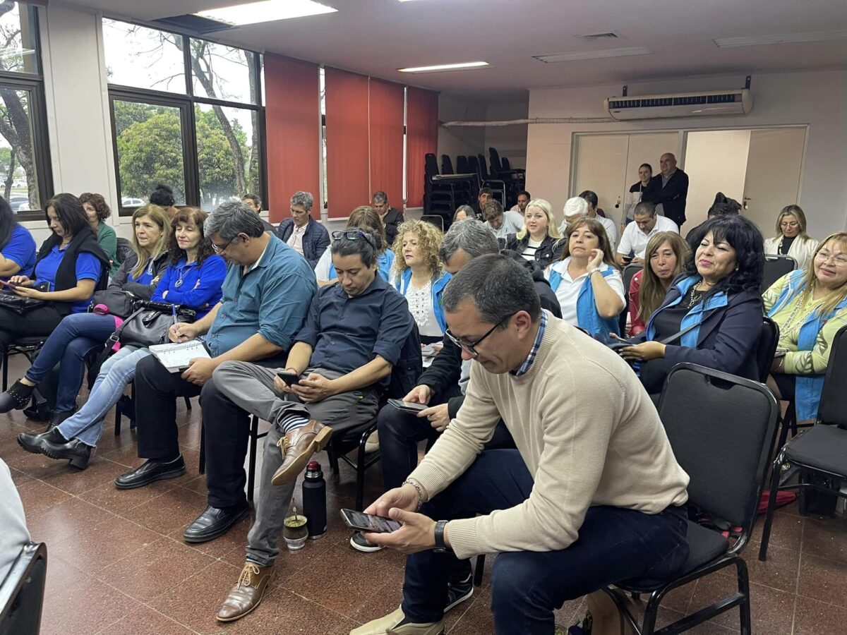 Gremios y el Gobierno provincial acordaron nuevo incremento salarial a docentes