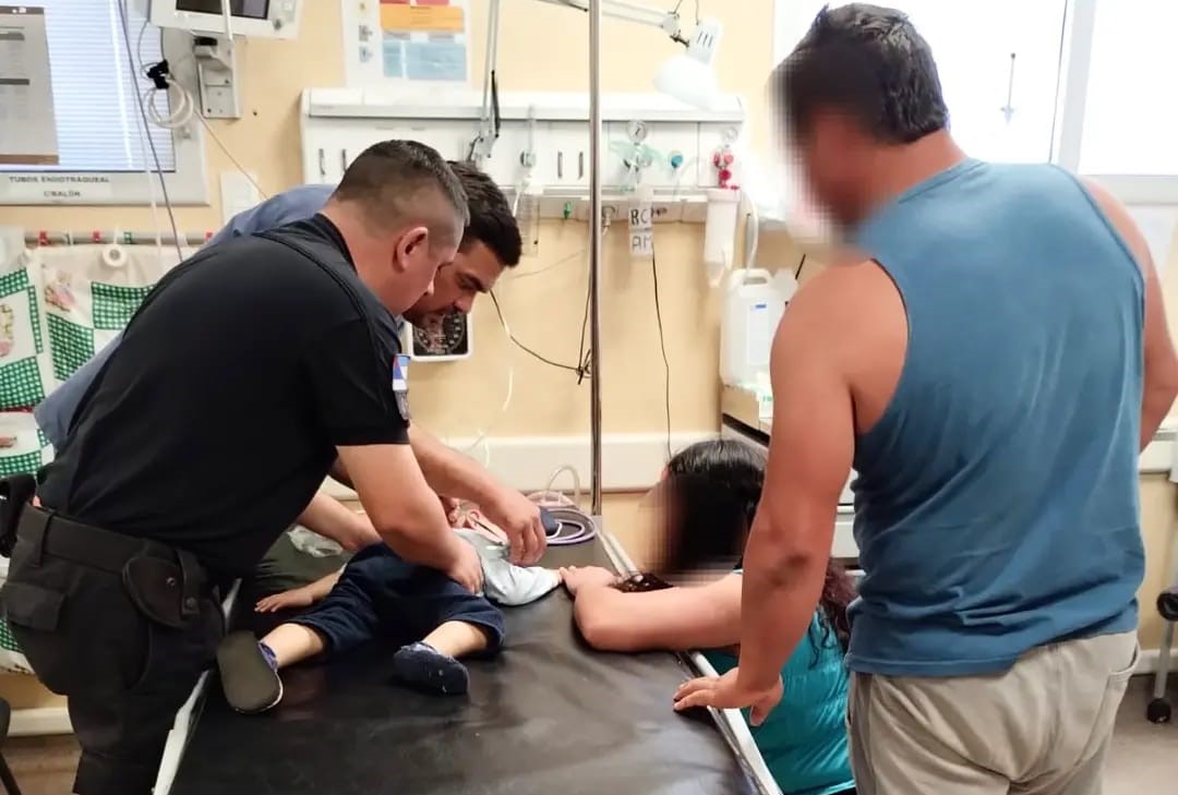 Agentes policiales actuaron con inmediatez y auxiliaron a dos bebés en situaciones de emergencia en Posadas y Oberá