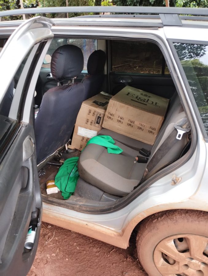 Norte provincial: evadió un control y abandonó su vehículo cargado con cigarrillos ilegales 2 4 - contrabando de cigarrillos2 - 3