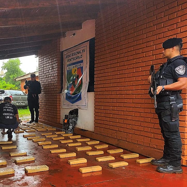 La Policía secuestró ladrillos de marihuana listos para ser transportados en Montecarlo