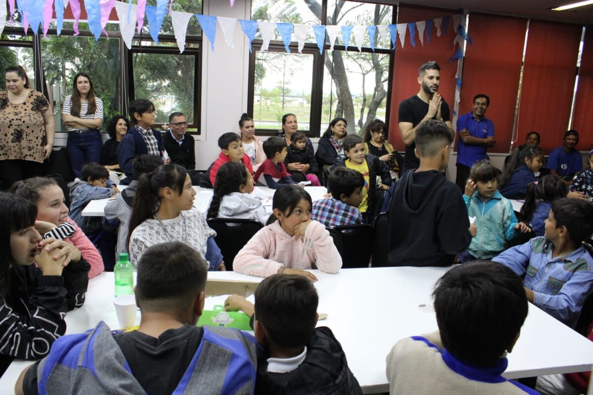 presentaron el libro 1 - 3