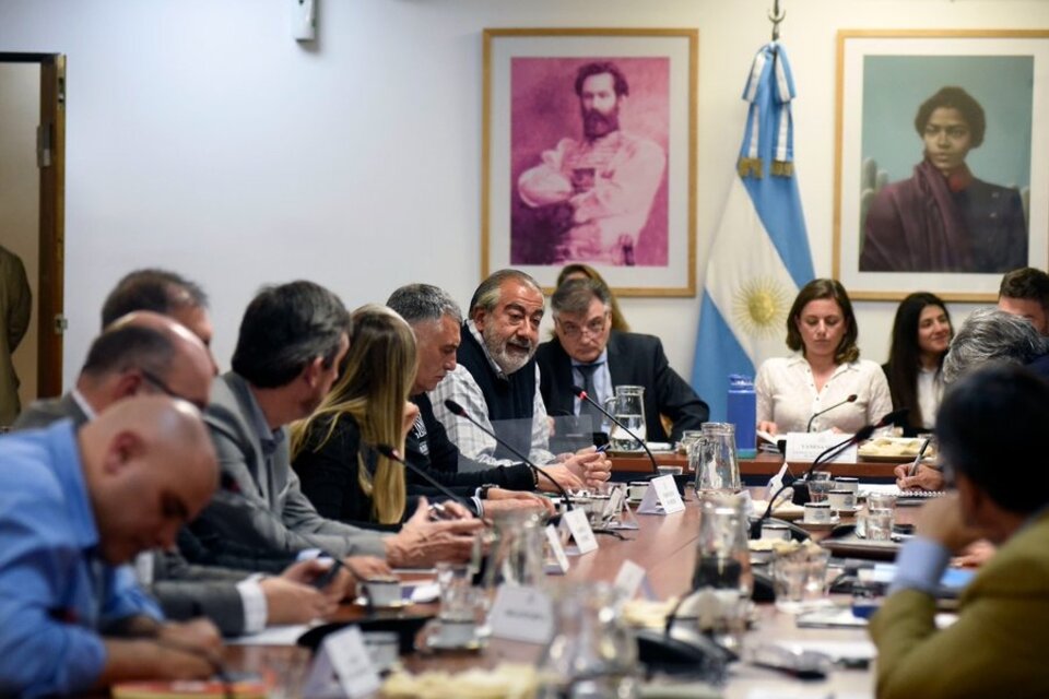 Dirigentes sindicales respaldaron los proyectos para reducir la jornada laboral