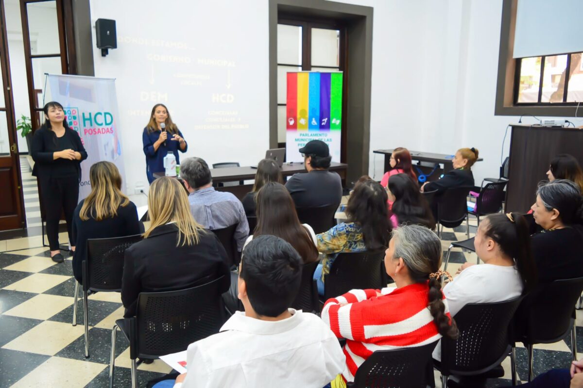 Capacitaron en técnicas legislativas en el marco del Parlamento Municipal de las Personas con Discapacidad 2 4 - tecnicas legislativas 1 - 3