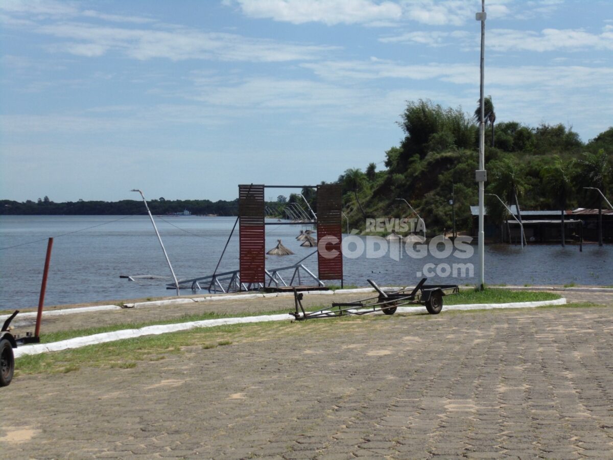 Fuerte crecida del Paraná aguas abajo de Yacyretá: así está Ituzaingó