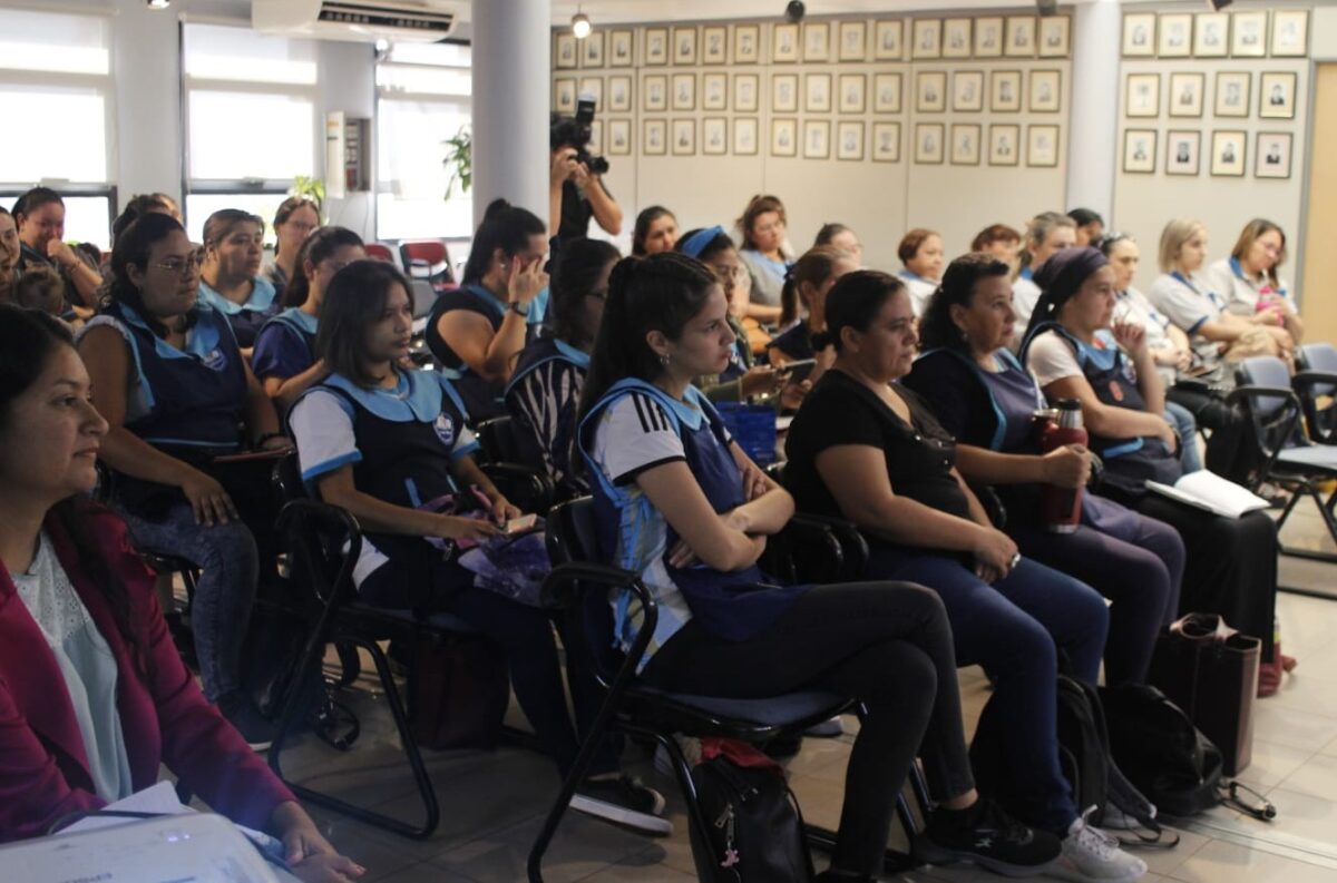 Compromiso y políticas inclusivas con charlas sobre el espectro autista en Posadas