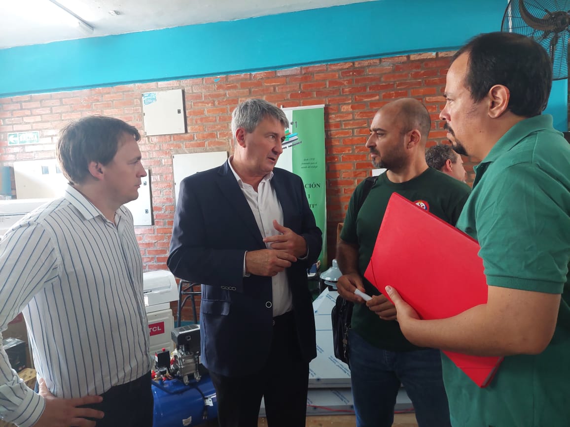 EQUIPAMIENTO PARA ESCUELAS 2 - 3