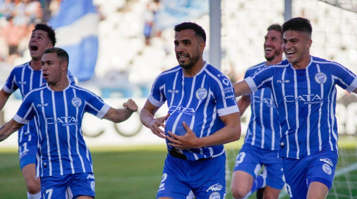 Godoy Cruz venció a Platense y quedó a un paso de los cuartos y de Libertadores