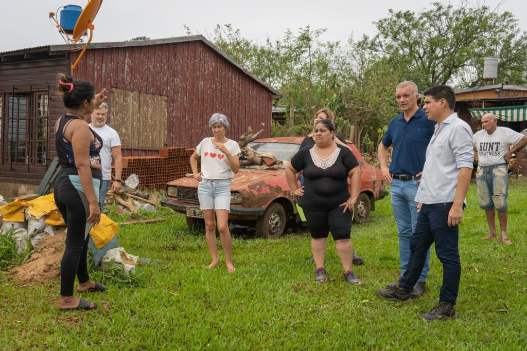 Desarrollo Social asiste a familias afectadas por el temporal