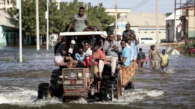 Las inundaciones en Somalia suman al menos 50 muertos y 700 mil desplazados