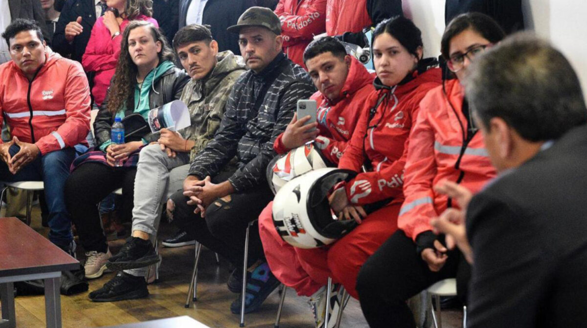 Entra en vigencia el seguro gratuito para trabajadores de delivery que impulsó Massa