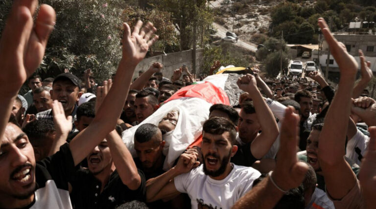 Más de 50.000 palestinos huyeron y la ONU advierte que los refugios están "sobrepoblados"