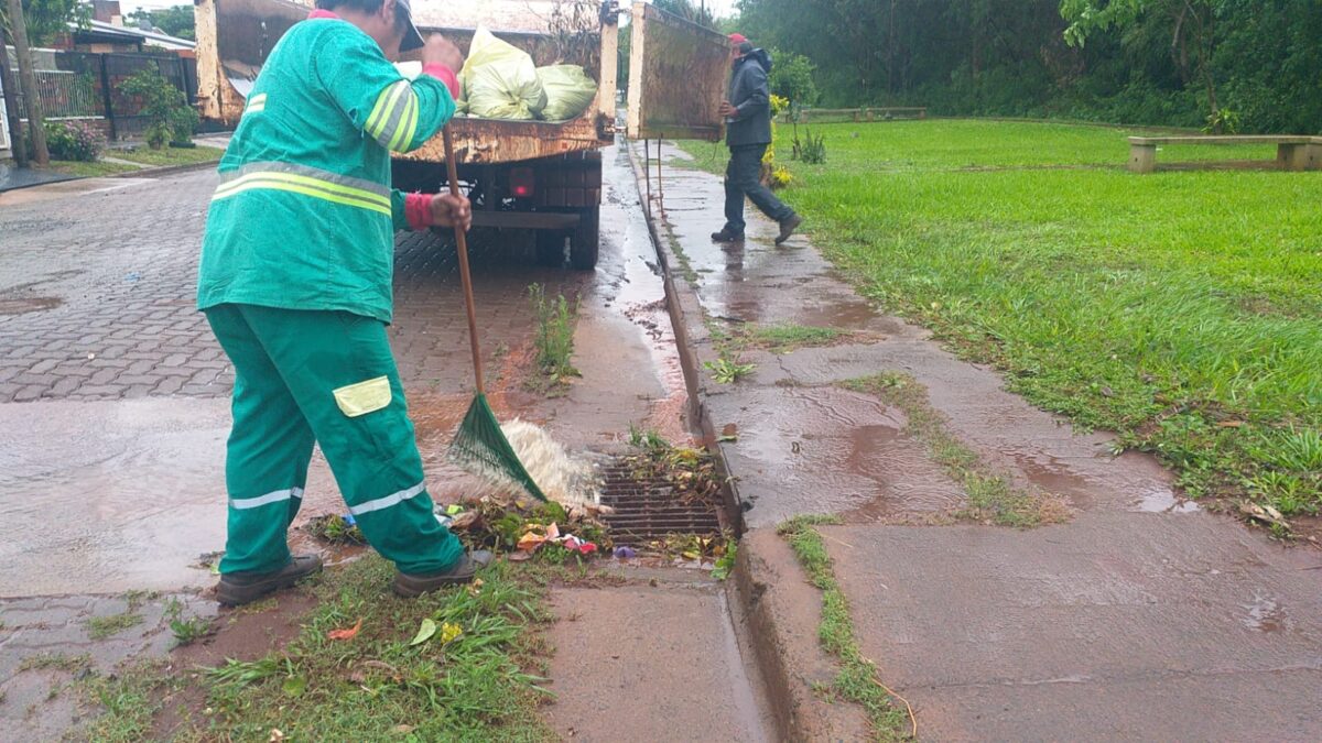 Brindan asistencia a damnificados por las lluvias en Posadas