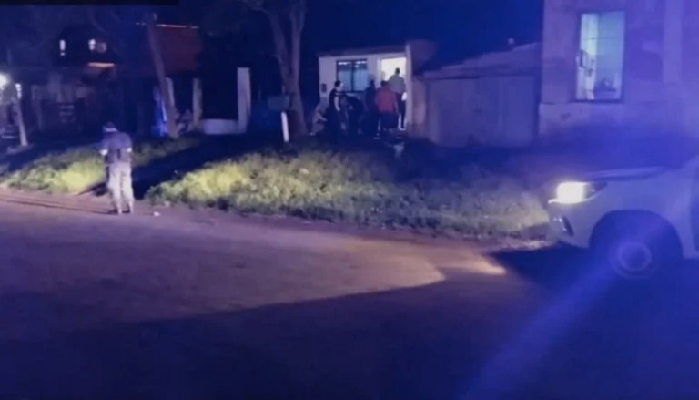 Encontraron muertos a dos niños en una casa en Corrientes y sospechan de la madre