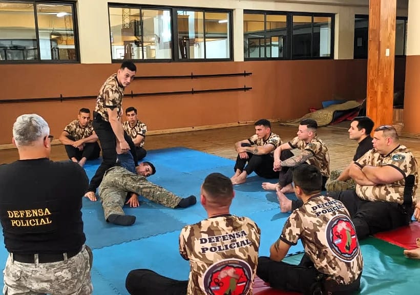 Unos 750 efectivos de la Policía culminaron la capacitación anual de defensa en situaciones procedimentales