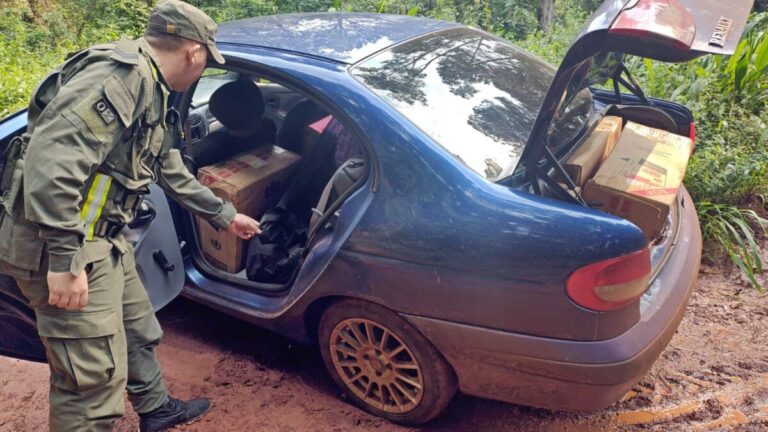 Embistió un control de Gendarmería con un vehículo cargado con cigarrillos ilegales en Caraguatay