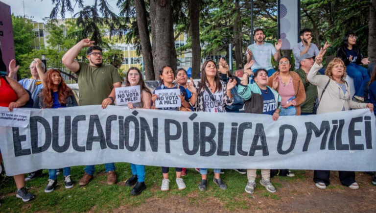 Universidades de todo el país defendieron la educación pública bajo el lema "No al voucher"