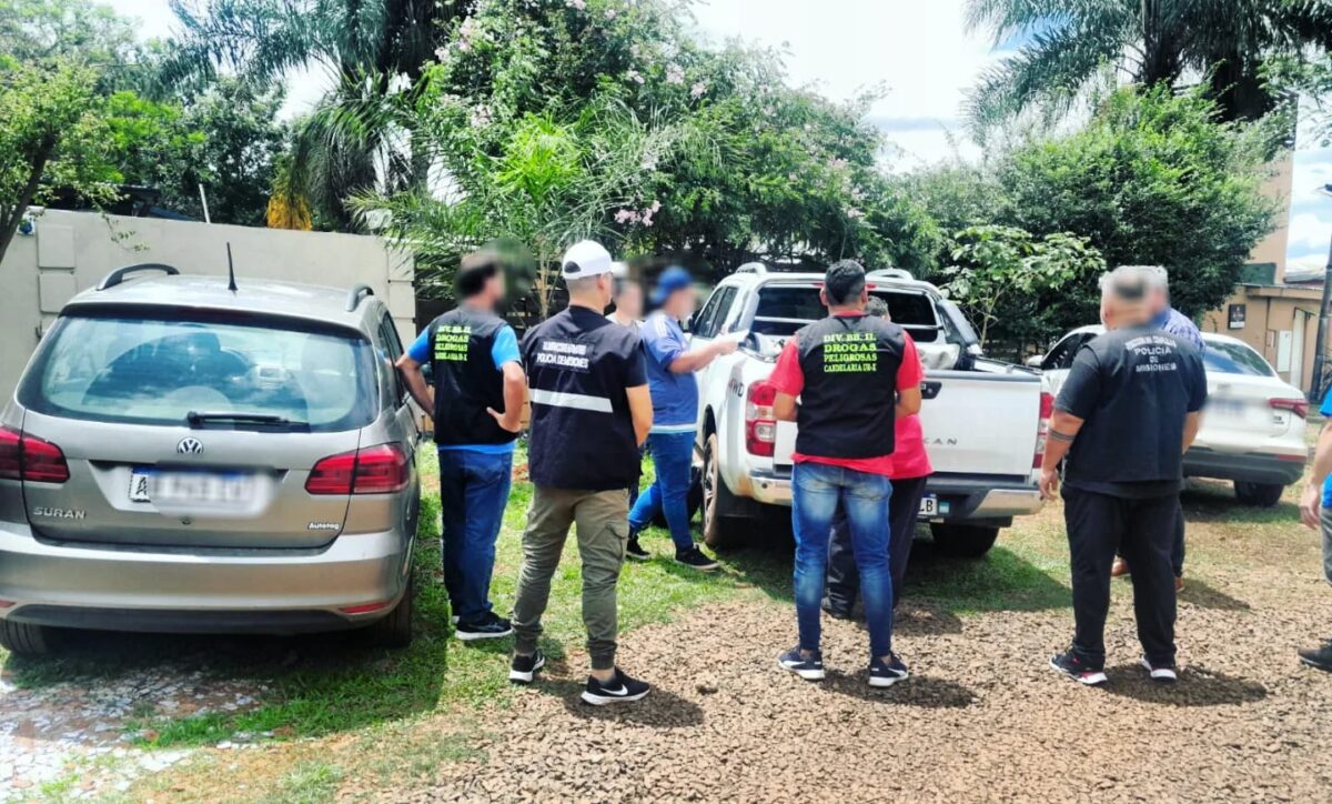 Detuvieron en Candelaria a tres miembros de una banda de piratas del asfalto y recuperaron vehículos