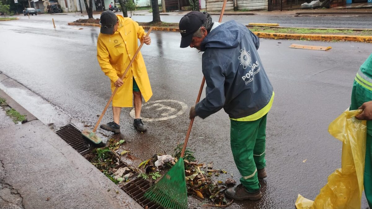 Refuerzan los operativos de asistencia ante la continuidad del temporal en Posadas