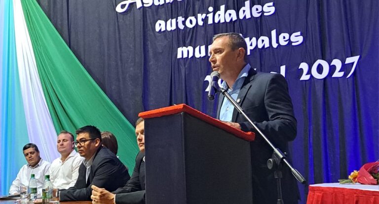 Carlos Sartori juró como intendente de Campo Grande junto a las nuevas autoridades municipales
