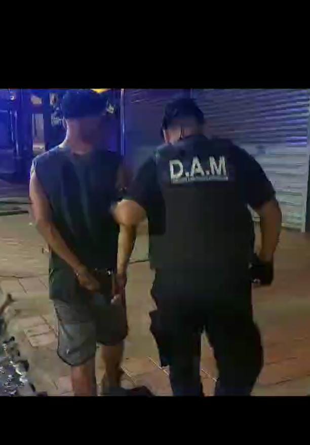 Robo en Posadas y quiso enganar a las camaras del 911 cambiandose la ropa 1 - 1